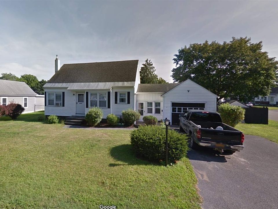 1st image of 5 Circle Dr