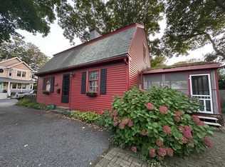 12 Johnson Ct, Newport, RI 02840