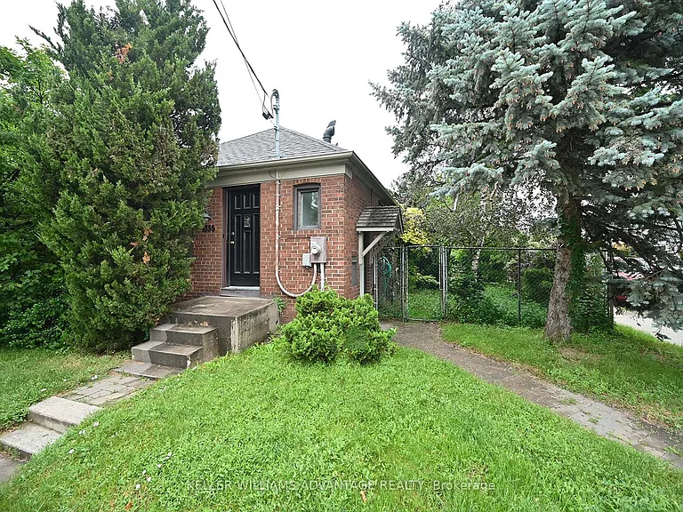 1335 Woodbine Ave — Photo 1