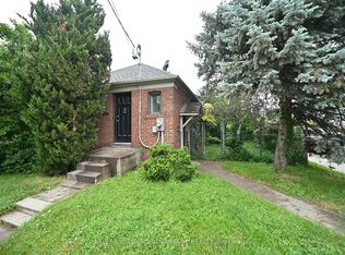 1335 Woodbine Ave, Toronto, ON M4C 4G3
