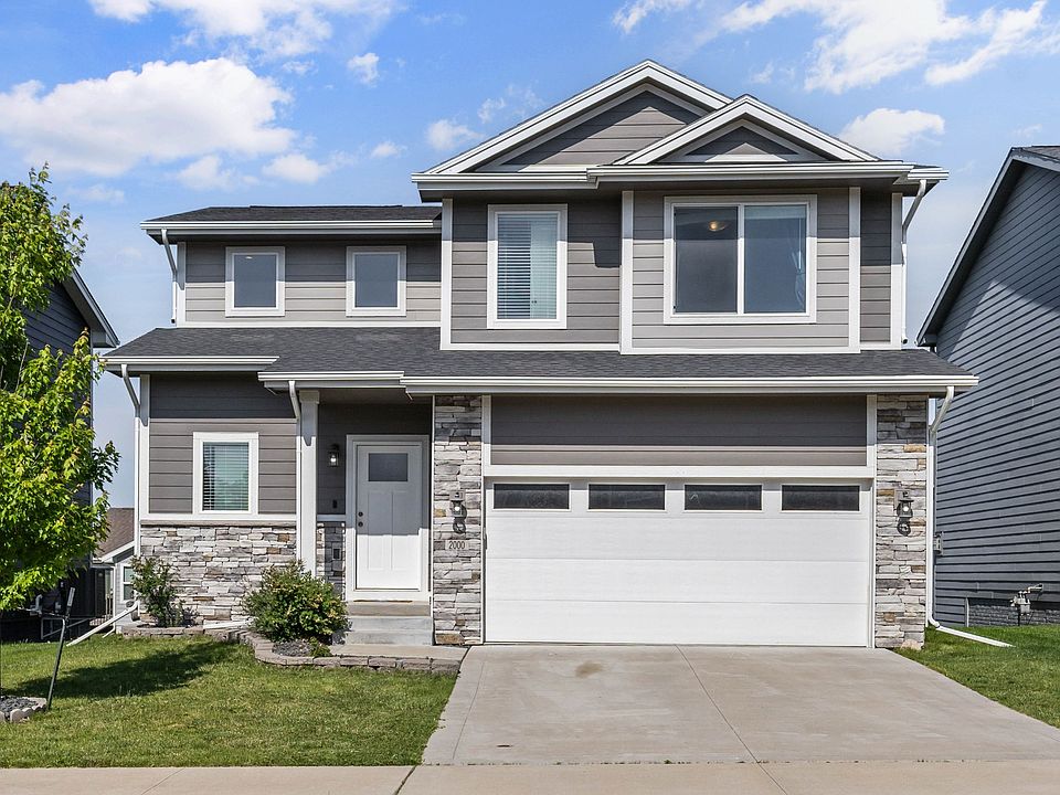 1st image of 2000 NE Heritage Dr