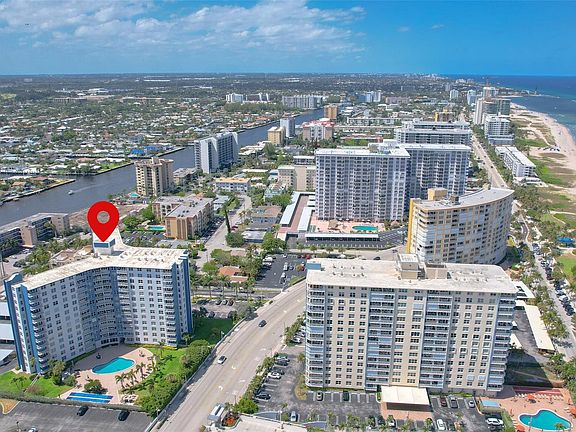 5th image of 301 N Ocean Boulevard #402