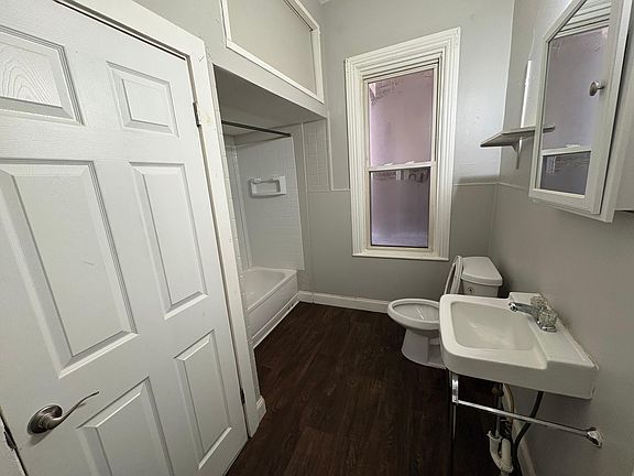 5th image of 554 Congress St Floor 1