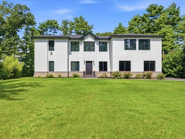 3 Kestrel Way, Carver, MA 02330