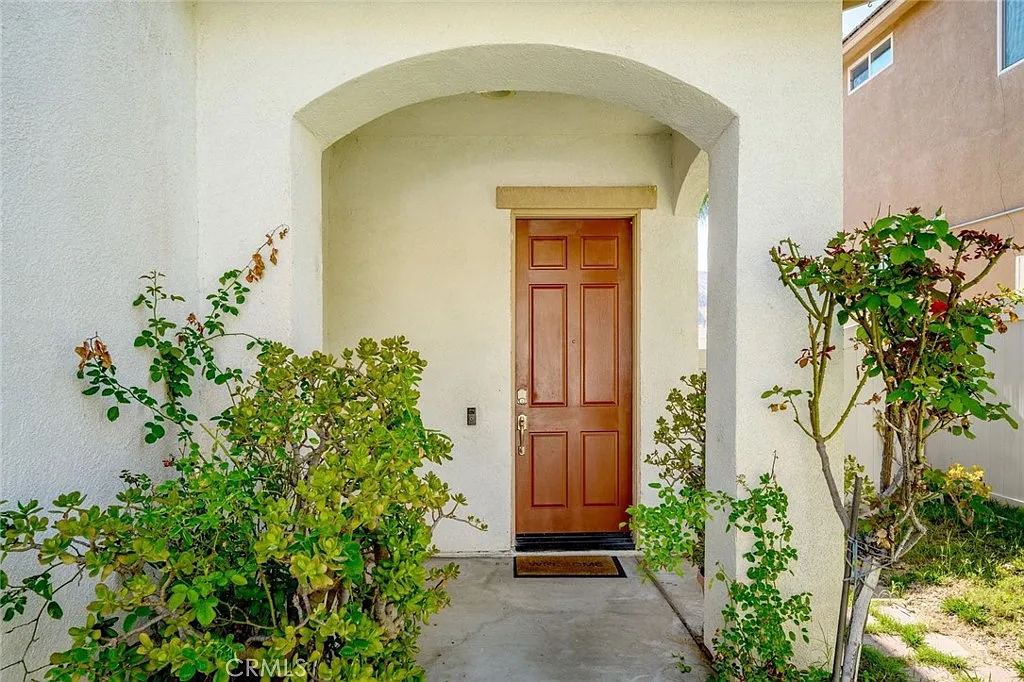 4 bed, 1839 sqft, $4,395 — Photo 3
