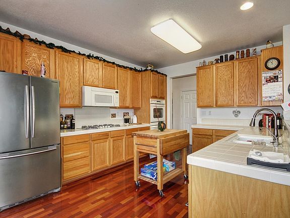 3rd image of 2835 Almond St