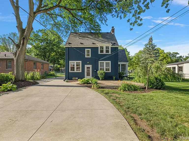2136 Dorchester Rd — Photo 56