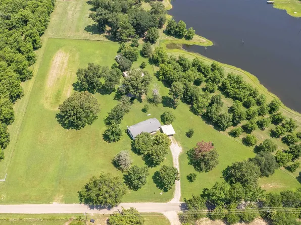 413 Rs County Rd #2180, Emory, TX 75440