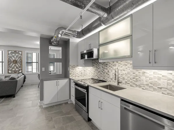 700 Church St APT 305, Nashville, TN 37203