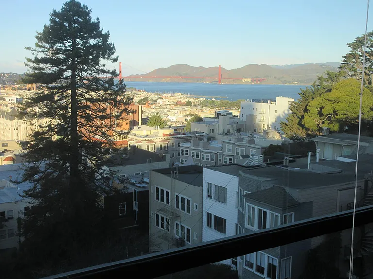 2433 Larkin St #1 — Photo 1