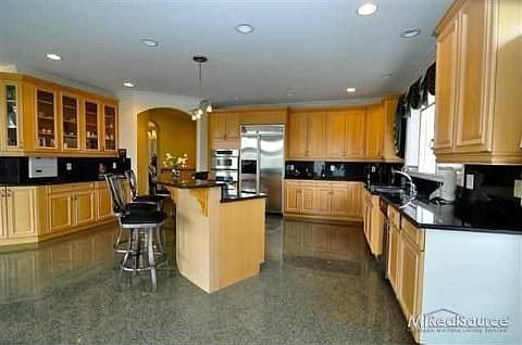 4th image of 54223 Queensborough Dr