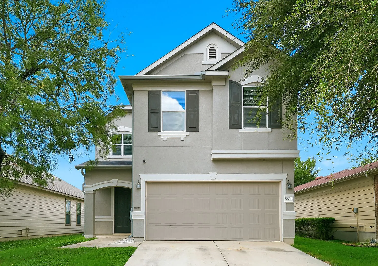 Move-In Special: One Week Free Updated Two-Story Near Lackland Afb With Loft — Photo 1