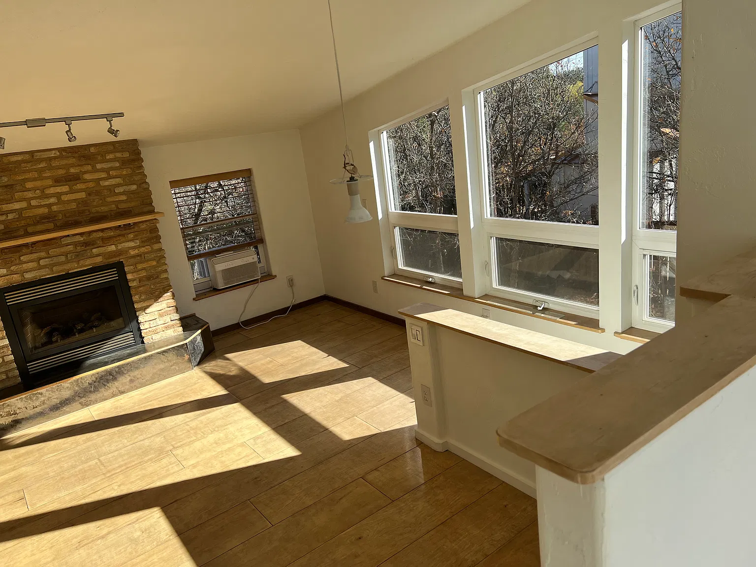 2 bed, 1200 sqft, $2,340 — Photo 3