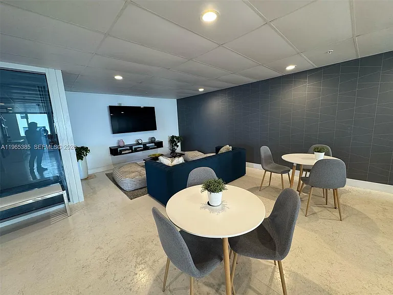170 SE 14th St #1108 — Photo 26