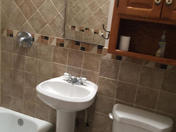 4th image of 9525 Montwood Dr