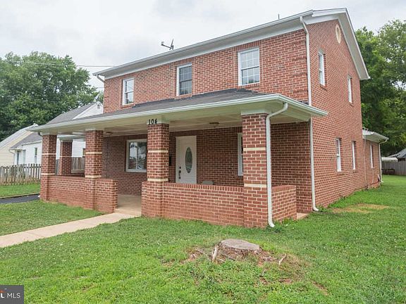 2nd image of 104 Sheldon St