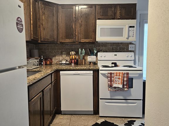 2nd image of 1708 Anderson St