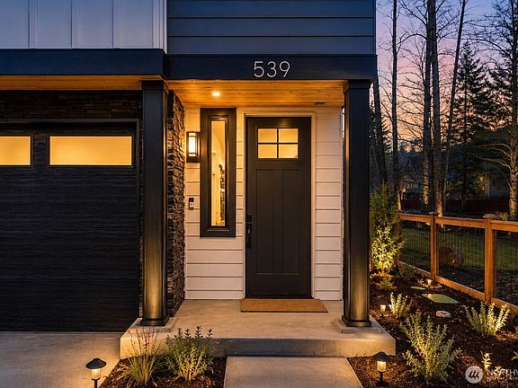 2nd image of 539 NW Juniper Street