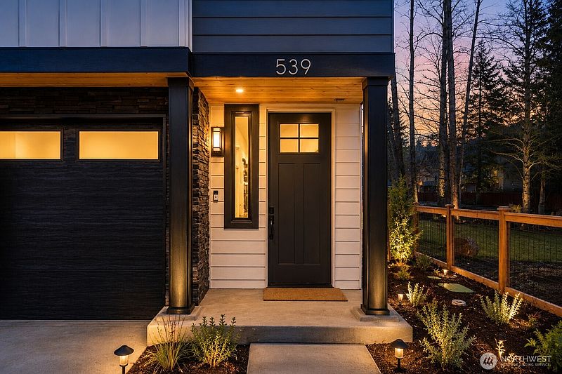2nd image of 539 NW Juniper Street