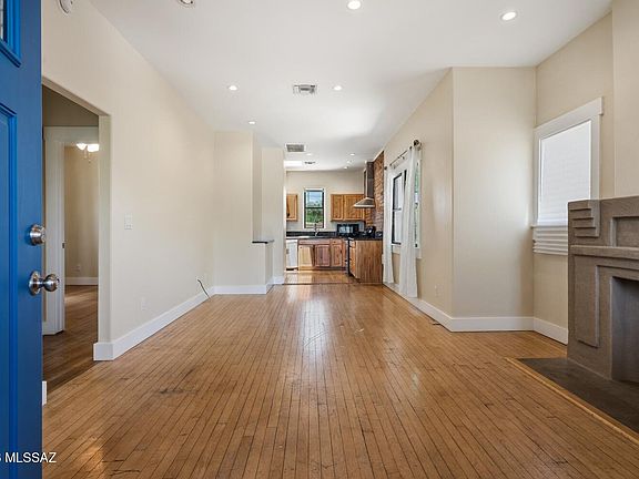 3rd image of 611 E 4th St