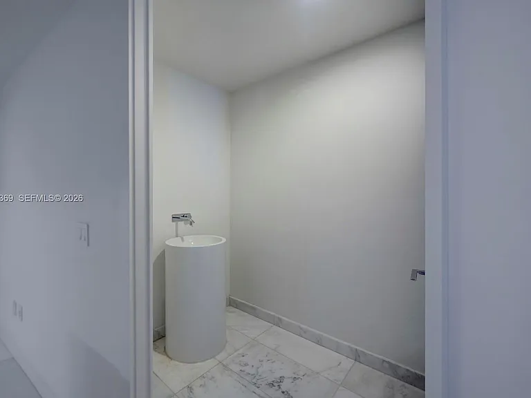 10203 Collins Ave #1005 — Photo 6