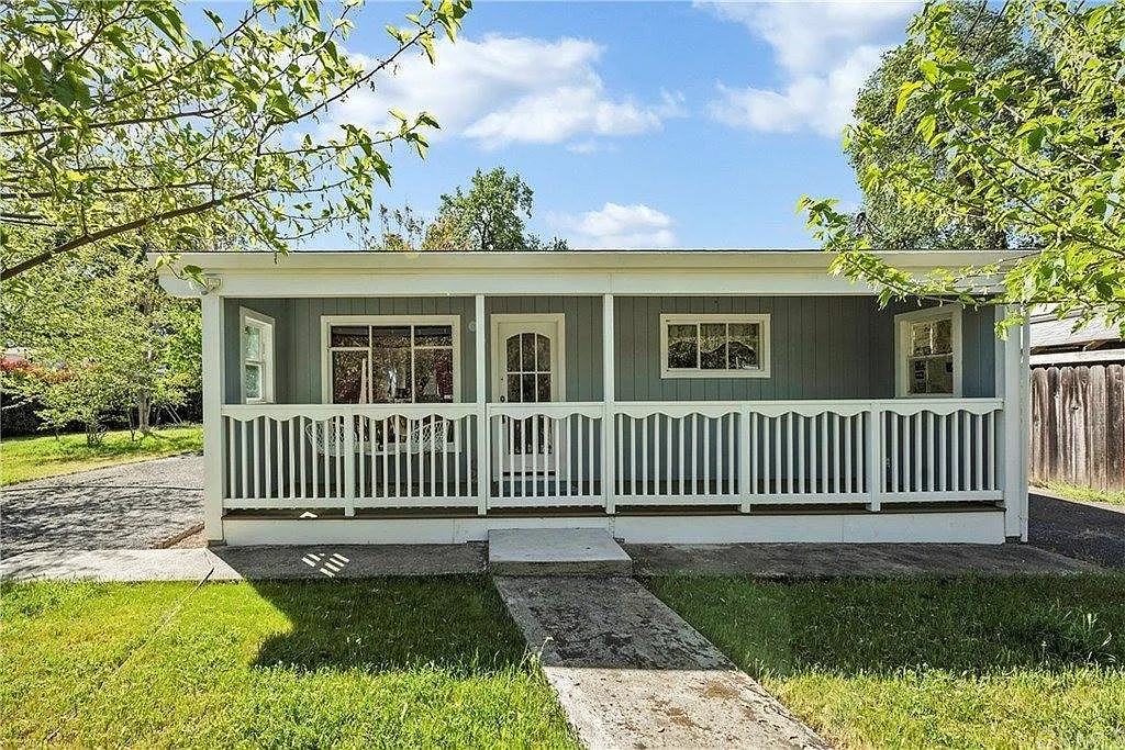 12937 4th St photo 1