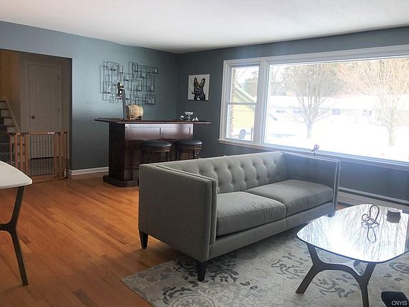 5th image of 223 Edwards Dr