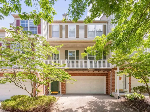 465 Silver Leaf Dr, Christiansburg, VA 24073