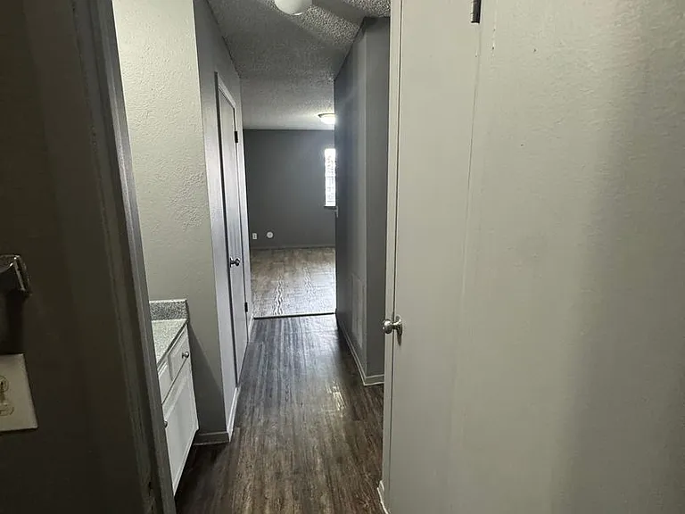 2405 E 55th Pl #18 — Photo 8
