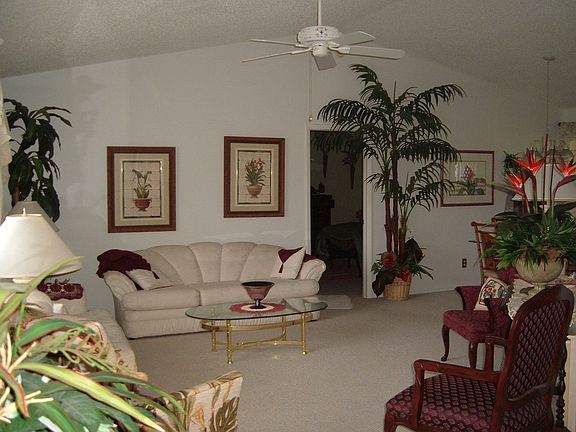 3rd image of 28 NE 9th Ct