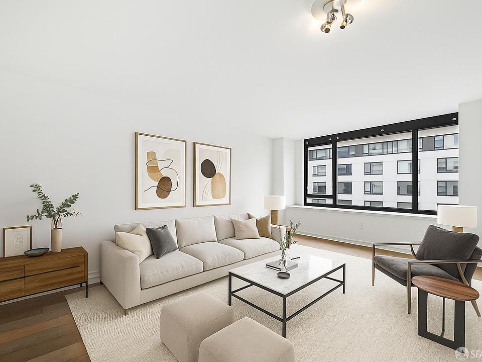 1st image of 250 King St Unit 612