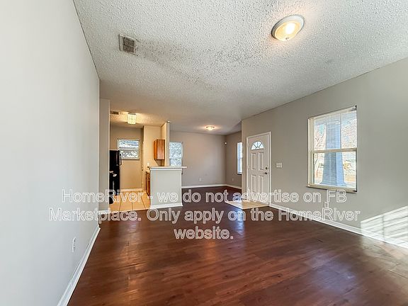 5th image of 1156 E 15th St