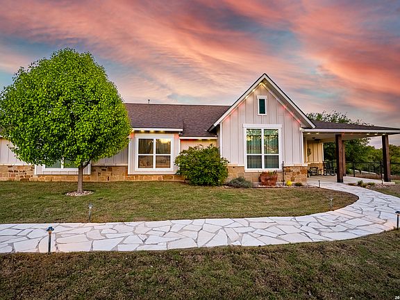 4th image of 2873 Ranch Road 1888
