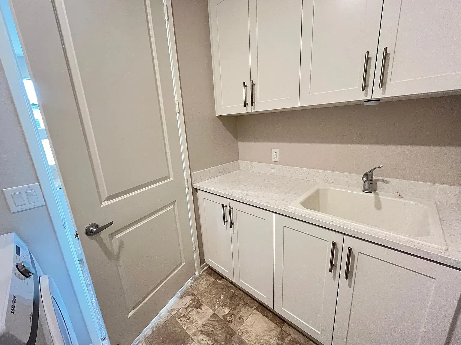 3 bed, 2.5 bath, 1835 sqft, $4,750 — Photo 1