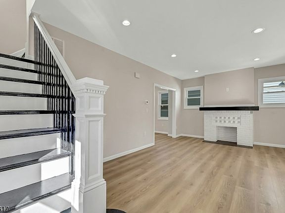 3rd image of 239 Ellery Ave