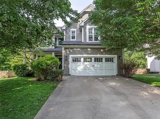 4228 SW Clipper Ln, Lees Summit, MO 64082