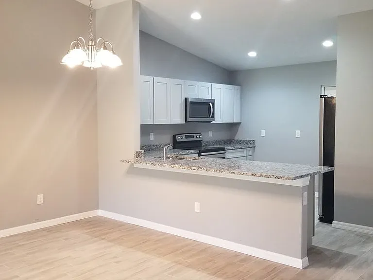 8527 Agate St — Photo 4