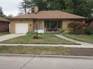 12831 Northfield Blvd, Oak Park, MI 48237