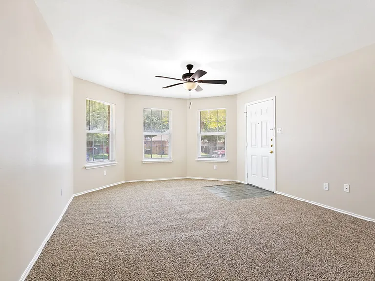 10622 N Shaenridge — Photo 4