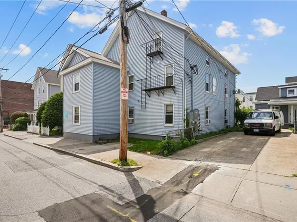 110-112 Foundry St, Central Falls, RI 02863