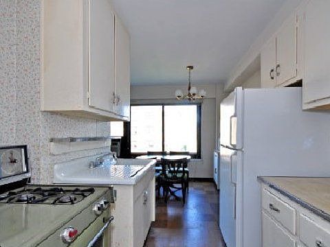 5th image of 3343 14th St APT 14A
