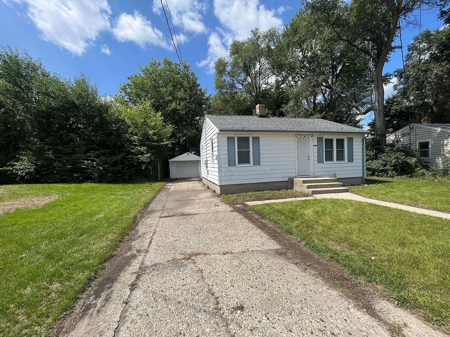 2 Bedroom Home Available in Rockford — Photo 2