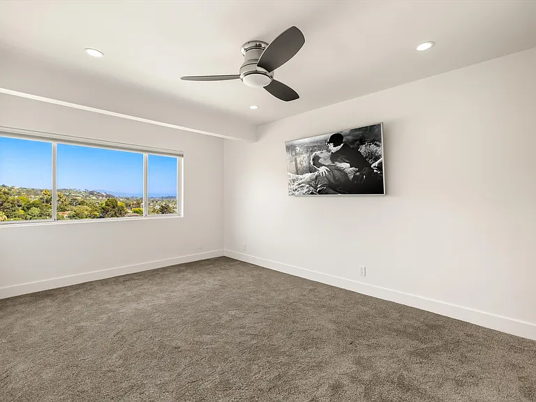 813 E Anapamu St #PENTHOUSE — Photo 11