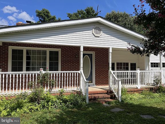 3rd image of 1096 Holly Vista Dr