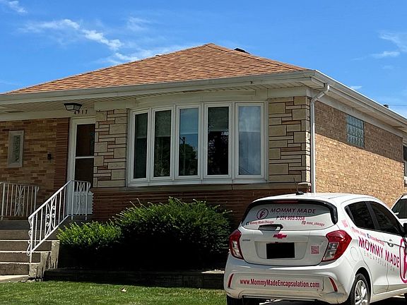 3rd image of 4917 N Newcastle Ave