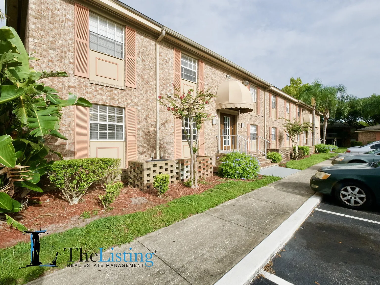 2 bed, 2.0 bath, 1206 sqft, $1,700 — Photo 2