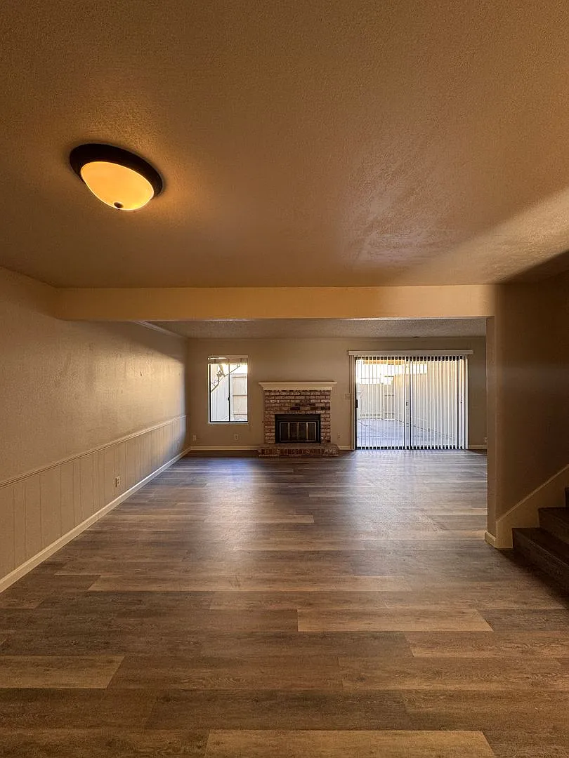 Updated 3 Bedroom 3 Bath Townhome in North Salinas — Photo 4