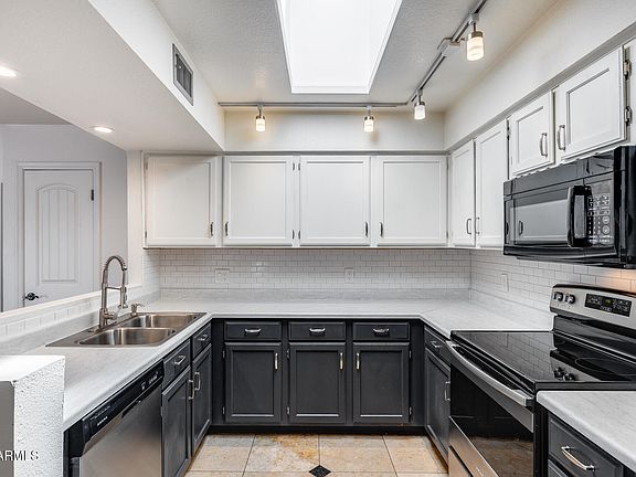 4th image of 1619 E BLUEFIELD Avenue