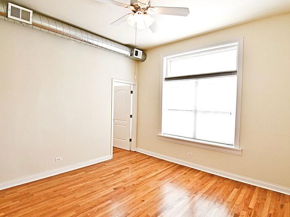 4th image of 2550 N Burling St #2548-1S