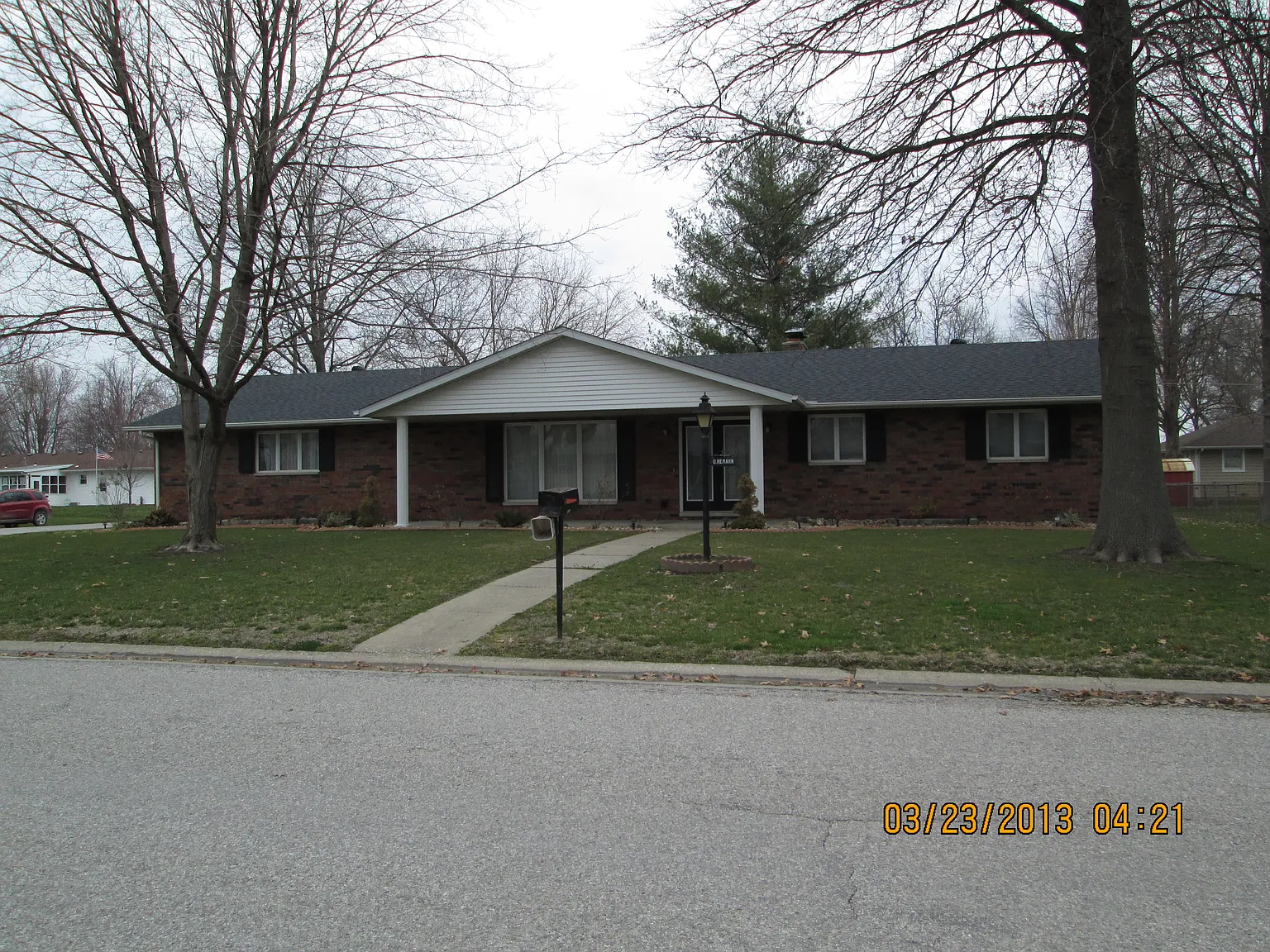 104 W Poos Dr photo 1